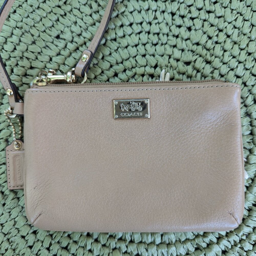 Coach Women's Cream Leather Wristlet